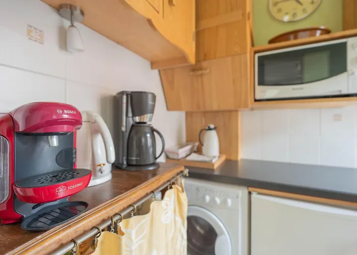 Au Petit Bonheur Proche Centre Et * エクスレバン