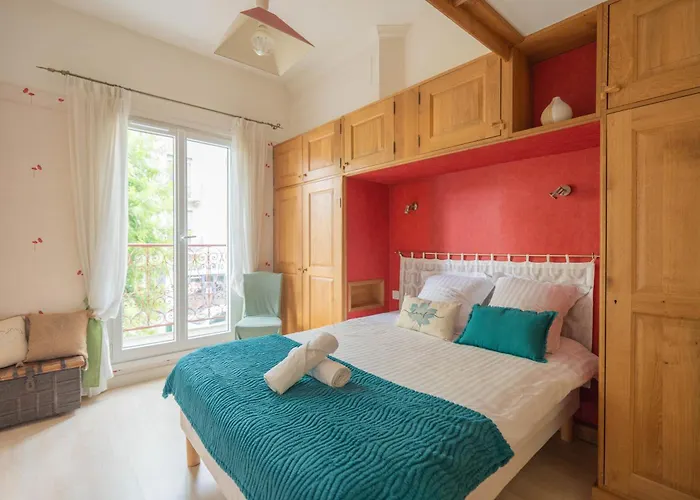 Au Petit Bonheur Proche Centre Et