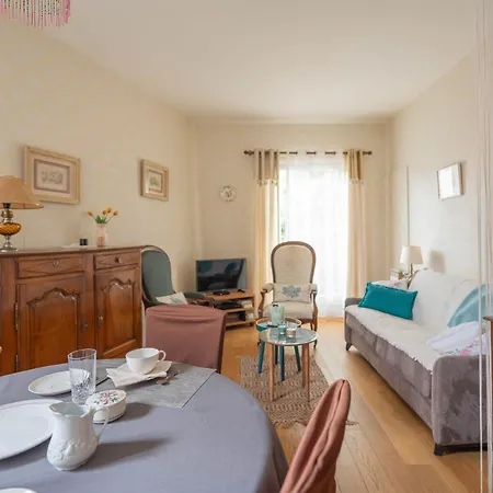 Au Petit Bonheur Proche Centre Et Апартаменты