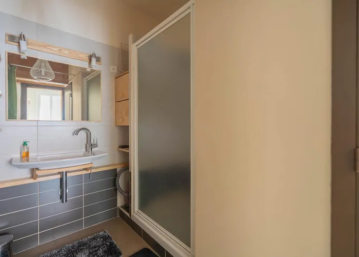 Au Petit Bonheur Proche Centre Et Apartamento Aix-les-Bains