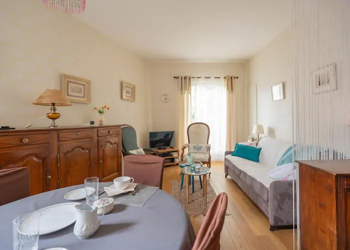 Au Petit Bonheur Proche Centre Et Apartamento