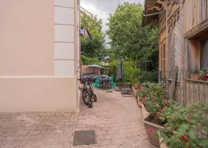 Au Petit Bonheur Proche Centre Et Apartamento